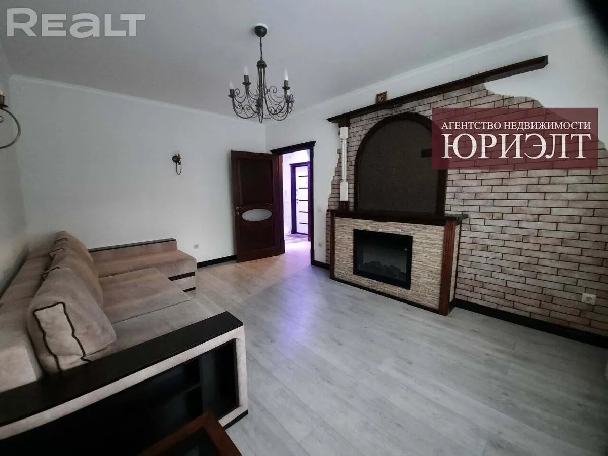 Зал в квартире на Щорса