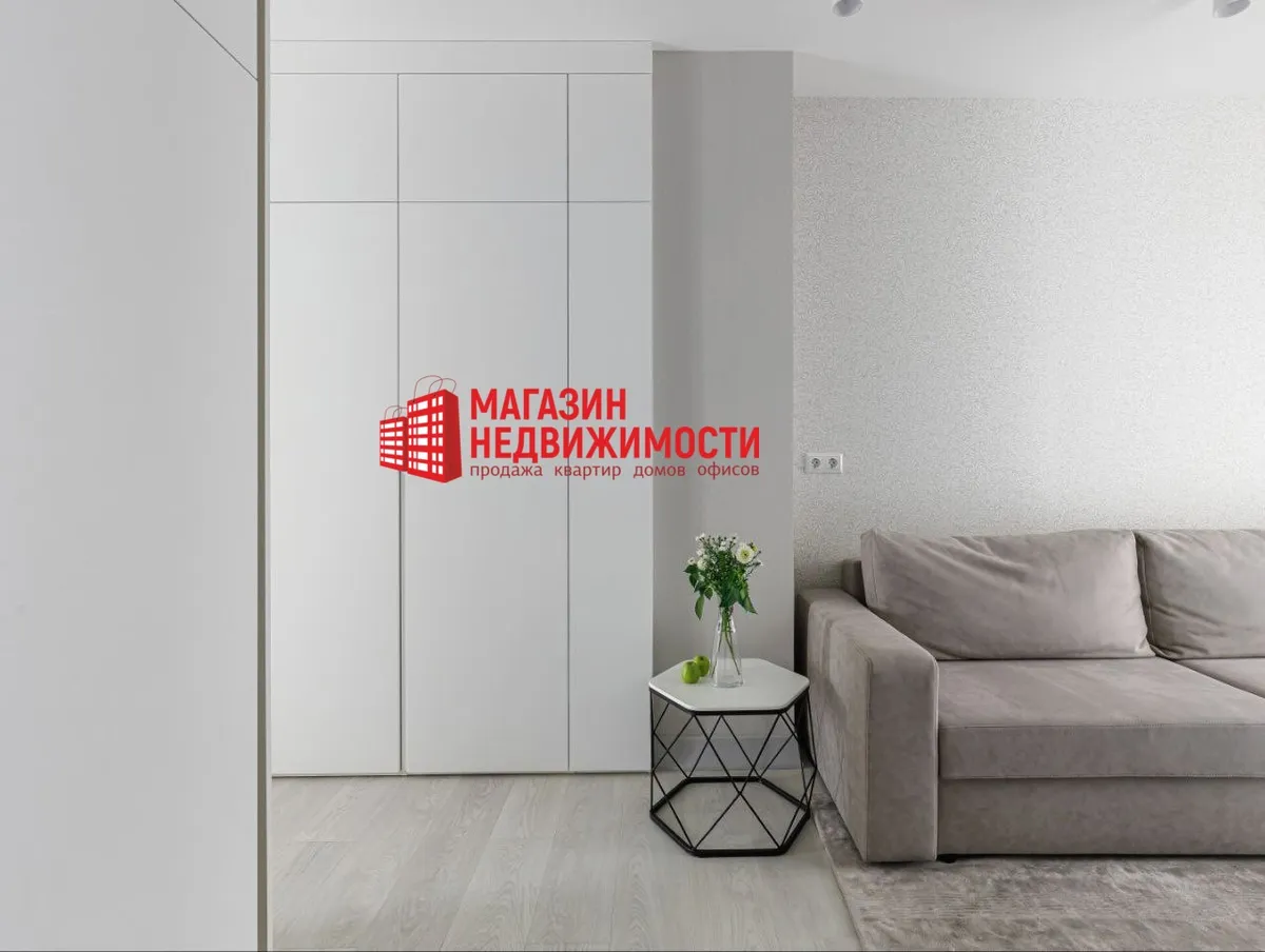 Зал в квартире у Triniti.