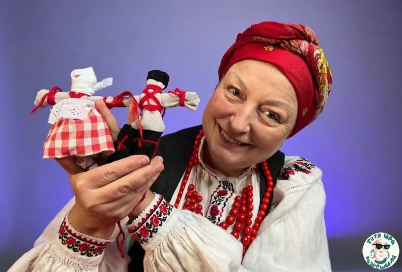 Доля - на счастье, неразлучники - на любовь. Делаем куклы-скрутки и обсуждаем их эффективность с психологом Ірына Новік з лялькамі-неразлучнікамі