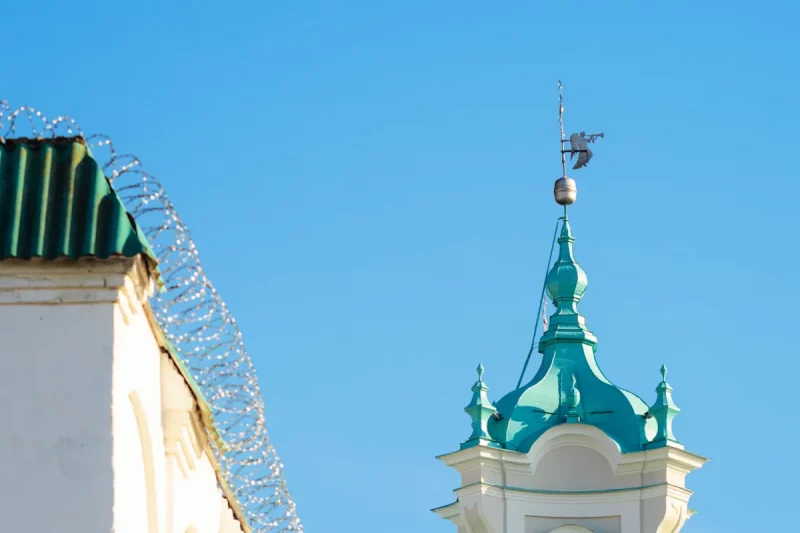 Фарный костел и тюрьма в Гродно. Фото: iStock