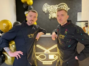 В Гродно продают готовый бизнес в центре: место отрылось всего полгода назад Основатели суши-бара Grand Food в день отрытия помещения на Большой Троицкой