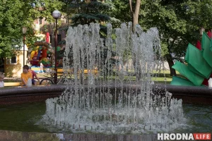 Фонтан в парке Жилибера в Гродно - обычно он начинает работать на 1 мая в рамках программы праздника