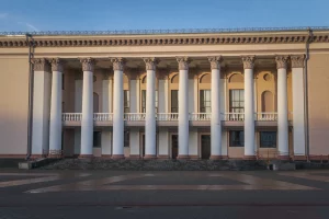 Еще выше. Каким будет новый жилой комплекс на месте частных домов по Cоветских пограничников Дворец Текстильщиков на Советской площади. Фото: iStock