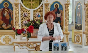 «Гродненские ангелы» спустились с небес на кладбище. Там прошла презентация книги Светланы Нестеренко Светлана Нестеренко в Марфинской церкви на православном кладбище в Гродно во время презентации книги "Гродненские ангелы"