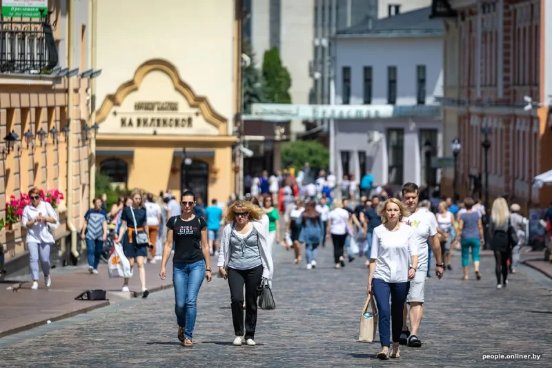 Туристы на улицах Гродно. Фото иллюстративное: onliner.by