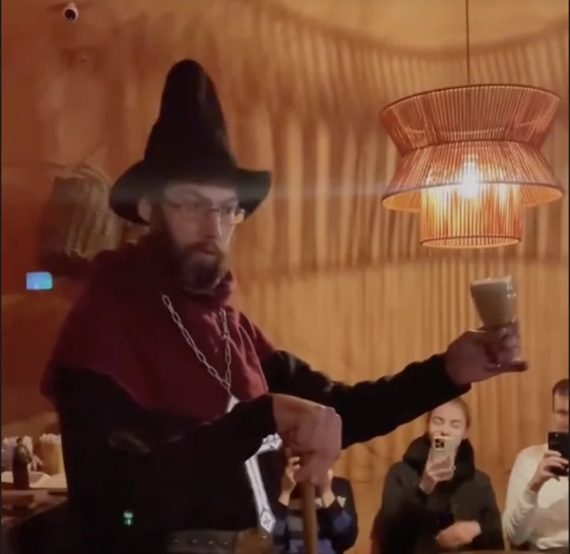 Презентация нового кофе святого Губерта в кафе «Джезва». Скриншот Hrodna.life из Instagram Михаила Нарынкевича