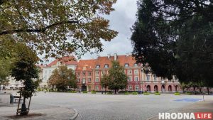 Фундаменты, статуя и бывший рынок. 5 мест в Варшаве, которые будут близки гродненцам Рынок Нового города в Варшаве. Фото: Hrodna.life