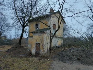 Заброшенное здание на территории бывшего военного городка на Фолюше. Фото: Facebook-группа "Гродно"