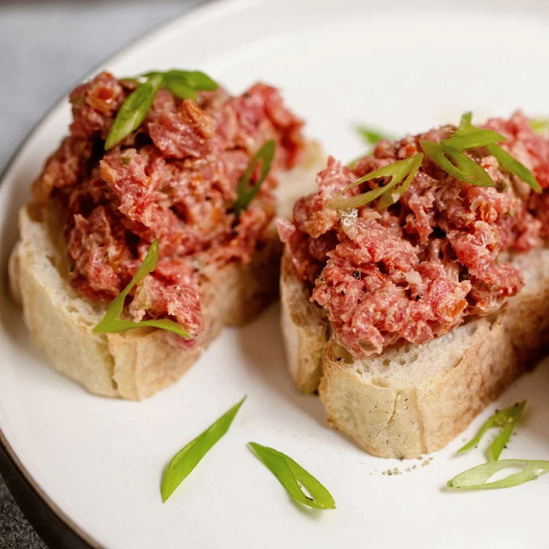 Гродненский мясокомбинат выпустил новинку — получился белорусский аналог немецкого блюда 