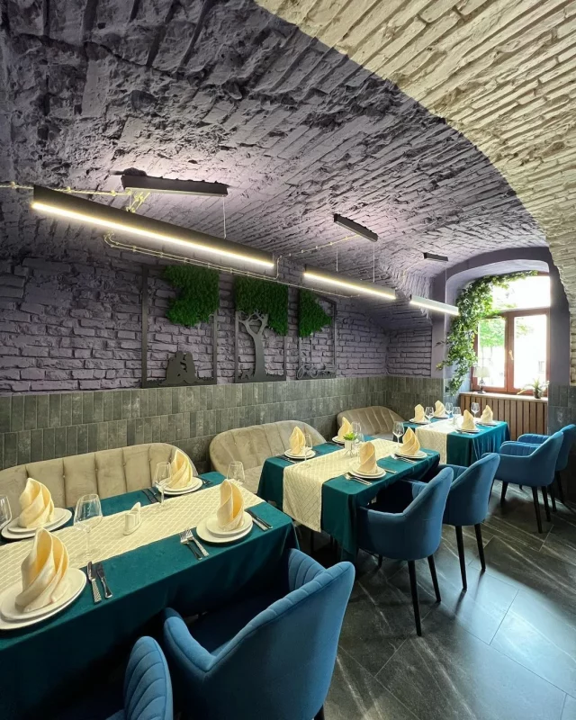 “Готовили вкусно и не экономили на мясе”. Гродненцы ностальгируют по “Пельменной” в центре  