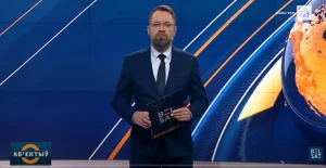 На журналиста из Гродно Валерия Руселика собирают “ориентировку”. Пришли к его пожилой маме Валерий Руселик. Фото: "Белсат"