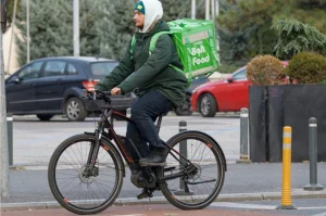 работа курьером с доставке еды