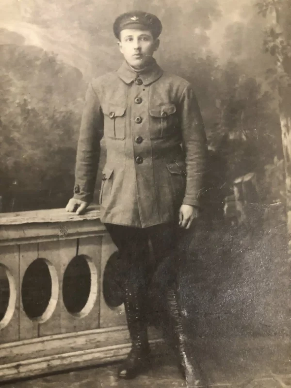 Гродненец нашел родственников через записку, оставленную на могиле прадеда