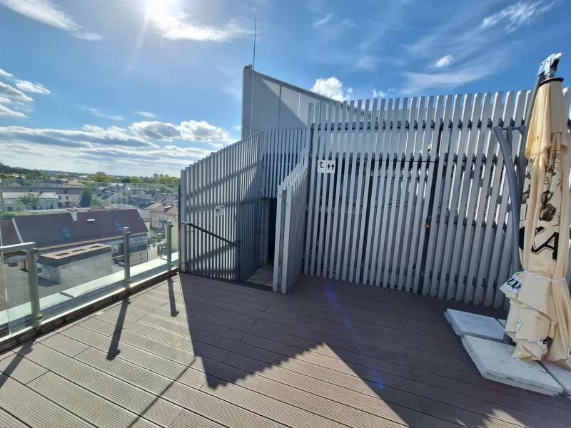 Общественных туалетов в центре Гродно стало меньше. Люди жалуются на очереди