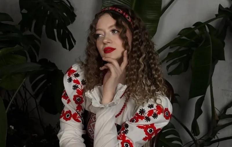 В центре Гродно на День Независимости блогерке Анджилише сделали предложение