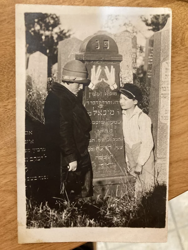 Амерыканец шукае сляды продкаў, якія нарадзіліся ў Гродне — гараджане аднавілі прабелы па фотаздымку