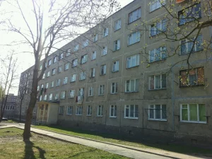 Гродненец пожаловался в TikTok на тараканов и затопленный подвал в общежитии. Власти ответили: виноваты жильцы Домбровского, 23. Фото: yandex.by