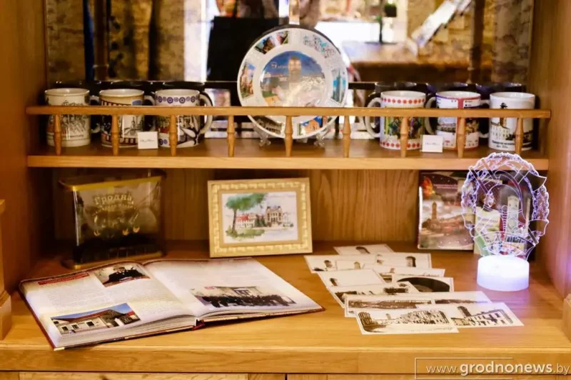 В центре Гродно появился еще один магазин с сувенирами - довольно необычными