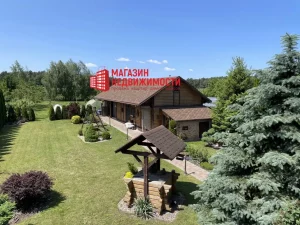 Недвижимость недели: на Гродненском море продают дом из бруса с баней и собственным выходом к воде
