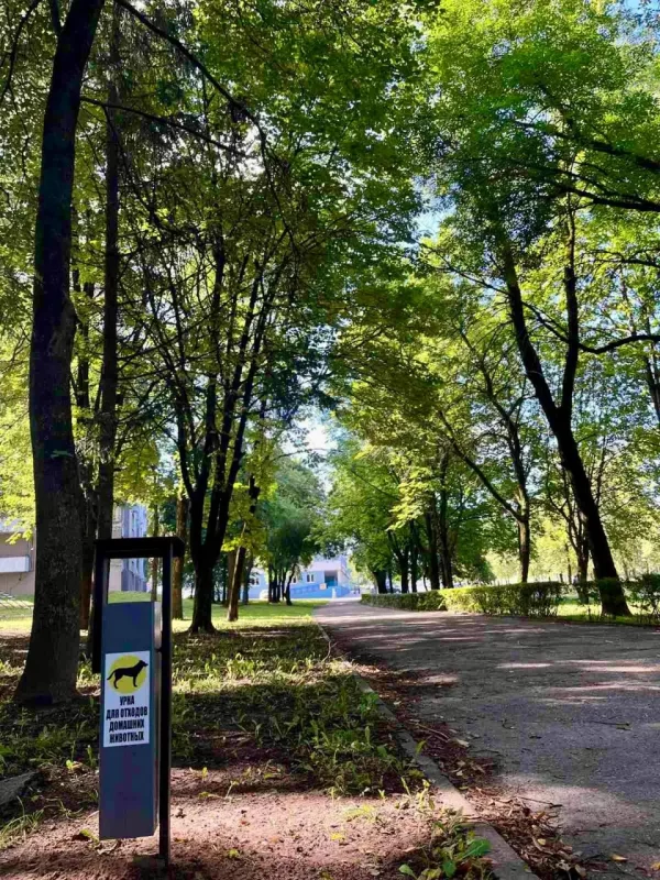 У Гродне ўстанавілі кантэйнеры для ўборкі за сабакамі на выгуле