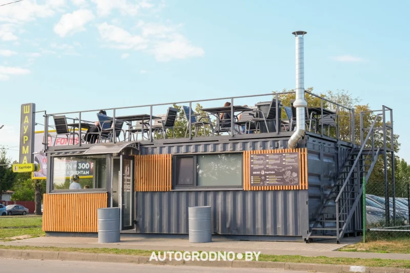 В Гродно открылась шаурмичная с террасой на крыше. Ее полюбили водители 