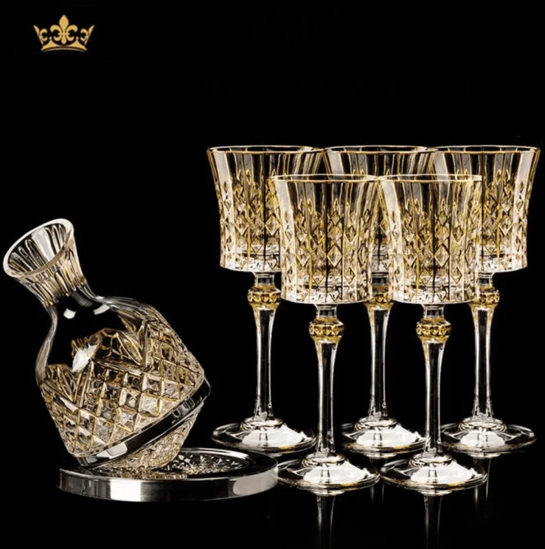 Шклозавод "Нёман" прадае крыштальны набор за амаль 4 тыс. руб. - беларусы здзіўлены