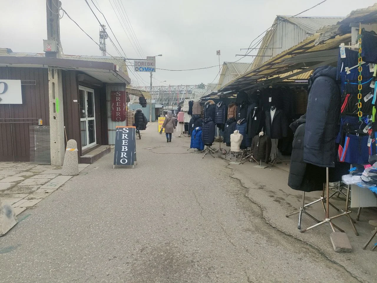 „Без белорусов трудно“. Как Кавалерийский рынок в Белостоке (не) оживает после открытия границ