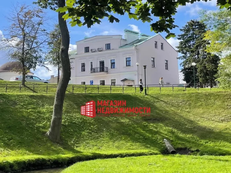 У Гродне прадаюць гістарычны будынак у цэнтры горада разам з арандатарамі