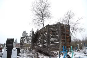 Исчезающее наследие. Под Волковыском разрушается уникальная деревянная церковь и спасти ее, кажется, не получится церковь деревянная