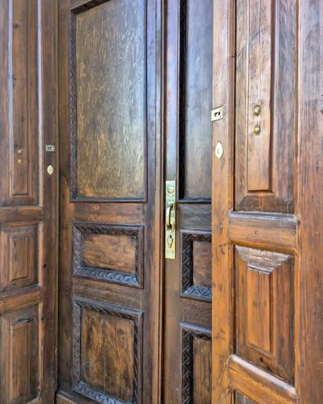 У былым скурвене на Васілька аднавілі старажытныя дзверы
