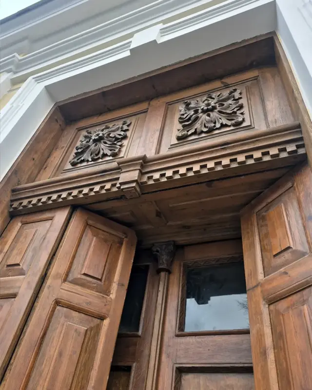 У былым скурвене на Васілька аднавілі старажытныя дзверы