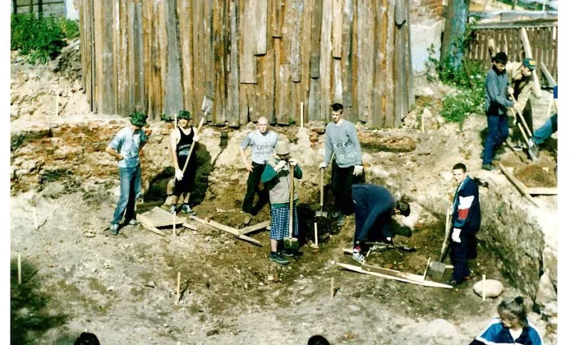 В Новогрудке археологи обнаружили фундамент XVIII века (обновлено)