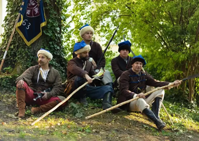 Реконструктор из Гродно открывает под Белостоком клуб исторического фехтования Клуб INVICTUS 1863.