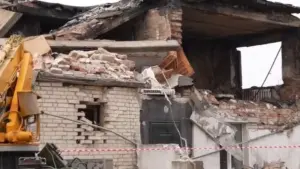 “40 километров кататься туда-сюда?”. Пострадавшим от взрыва дома под Гродно предложили арендное жилье в Обухово взрыв Гродненский район