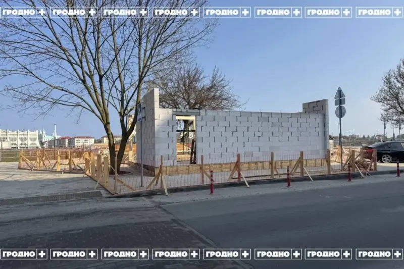 В Гродно появится еще одна кофейня. Горожане недовольны — она закроет вид из другого заведения