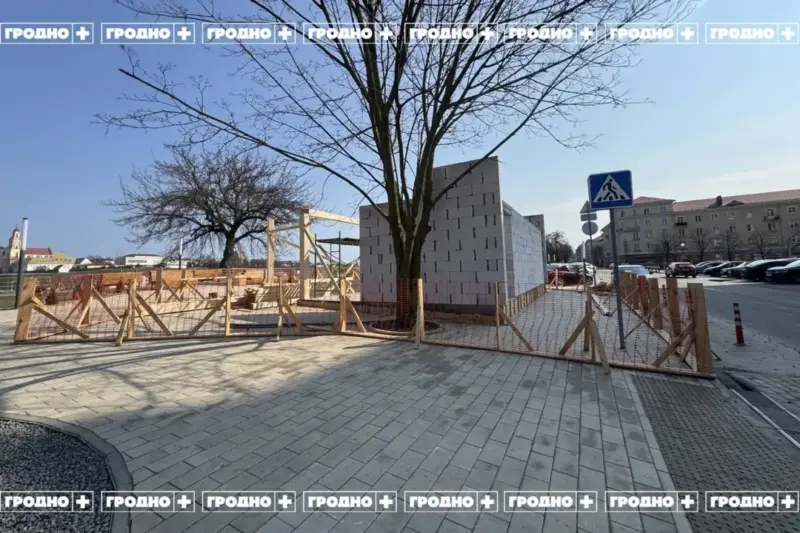 В Гродно появится еще одна кофейня. Горожане недовольны — она закроет вид из другого заведения