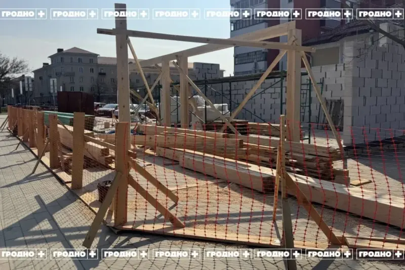 В Гродно появится еще одна кофейня. Горожане недовольны — она закроет вид из другого заведения