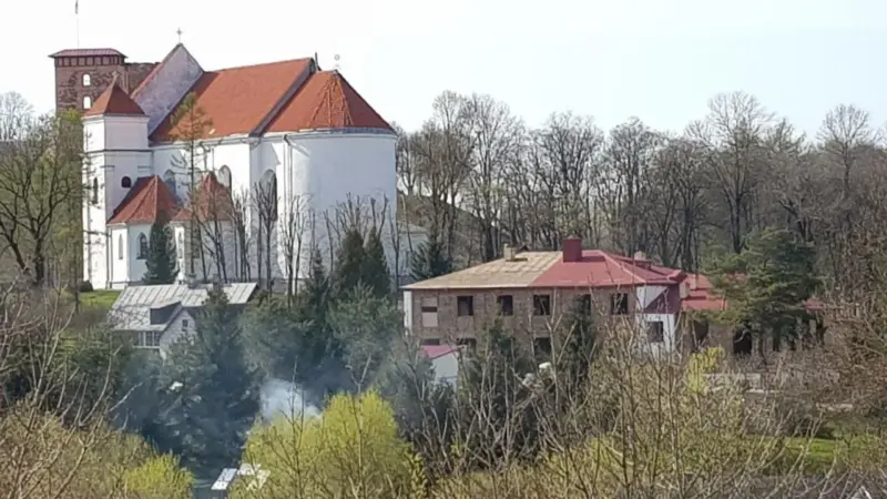 У Навагрудку часткова разабралі старадаўні драўляны кляштар: рэканструкцыя выклікае пытанні