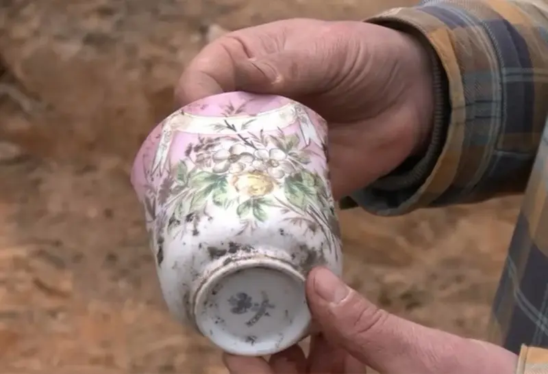 “Ситуация не самая популярная”. На обнаруженном в центре Гродно кладбище археологи нашли могилу матери и ребенка