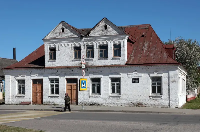 В Гольшанах с аукциона продадут здание бывшей амбулатории В Гольшанах с аукциона продадут здание бывшей амбулатории