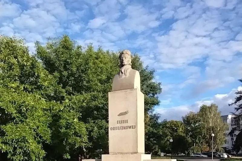 Ожешко памятник