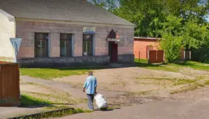 В Гродно можно взять в аренду пункт приема стеклотары недалеко от кладбища