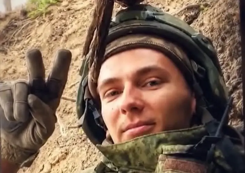 23-летний уроженец Кореличей пропал на войне в Украине. Его разыскивает мать Владислав Уласевич.