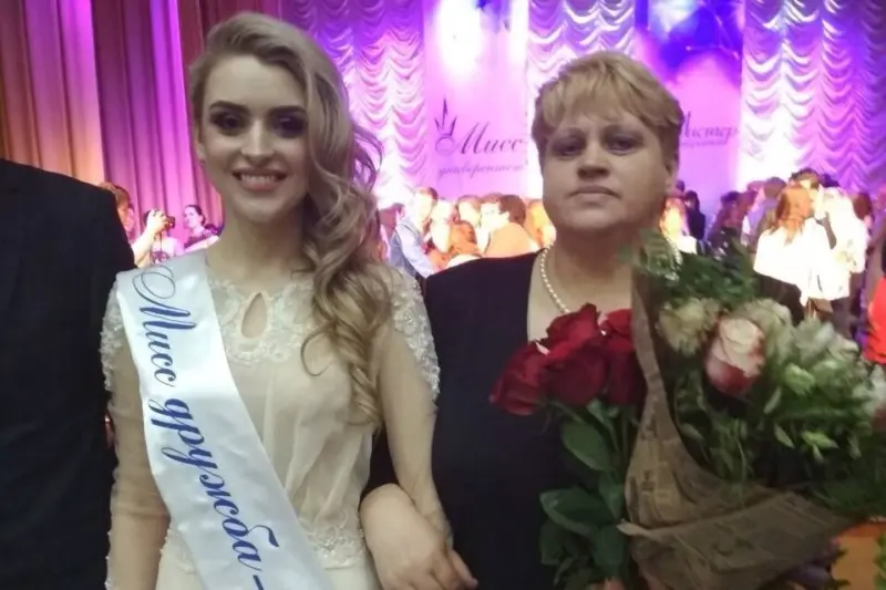Бывшая уборщица из Гродно купила особняк стоимостью под миллион долларов. Ее дочь ездила на ВНС Бывшая уборщица из Гродно купила особняк стоимостью под миллион долларов. Ее дочь ездила на ВНС