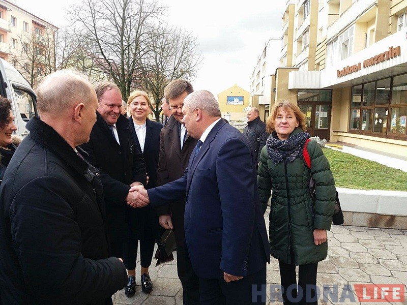 Маршалак Падляшша і яго дэлегацыя сталі першымі бязвізавымі турыстамі ў Гродне Маршалак Падляшша і яго дэлегацыя сталі першымі бязвізавымі турыстамі ў Гродне