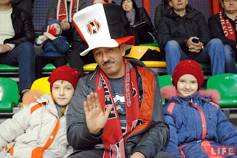 "Нёман" закінуў "Дынама-Маладзечна" шэсць безадказных шайб "Нёман" закінуў "Дынама-Маладзечна" шэсць безадказных шайб