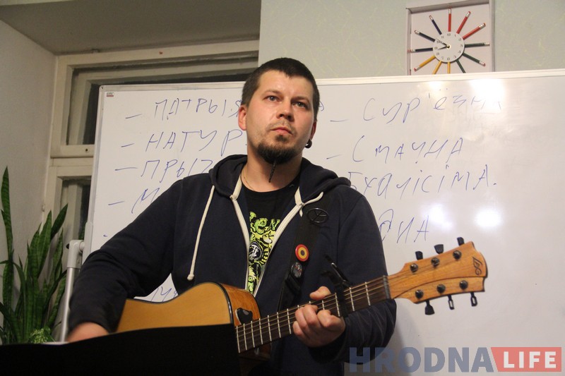 Алесь Дзянісаў на занятках "Мова Нанова Гародня"