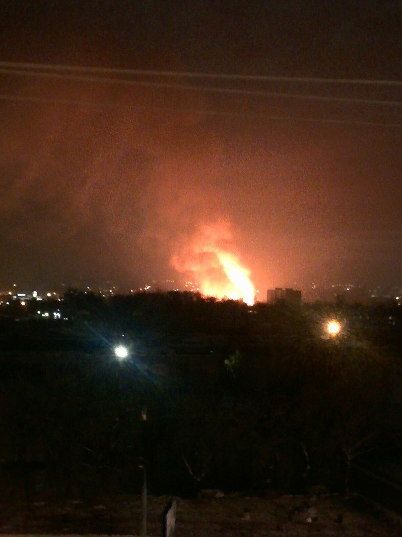 Начны пажар у цэнтры Гродна: на Ціміразева згарэлі старыя гаражы Начны пажар у цэнтры Гродна: на Ціміразева згарэлі старыя гаражы