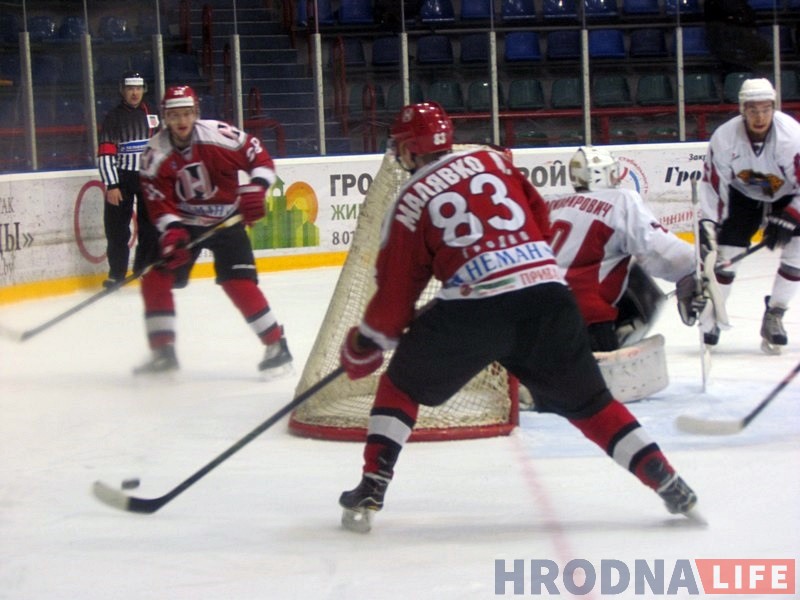 "Нёман" у Гродне закінуў "Магілёву" дзесяць безадказных шайб "Нёман" у Гродне закінуў "Магілёву" дзесяць безадказных шайб