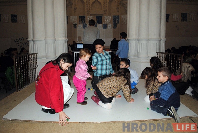 Запальваннем свечак на сінагозе гродзенскія яўрэі пачалi адзначаць Хануку Запальваннем свечак на сінагозе гродзенскія яўрэі пачалi адзначаць Хануку